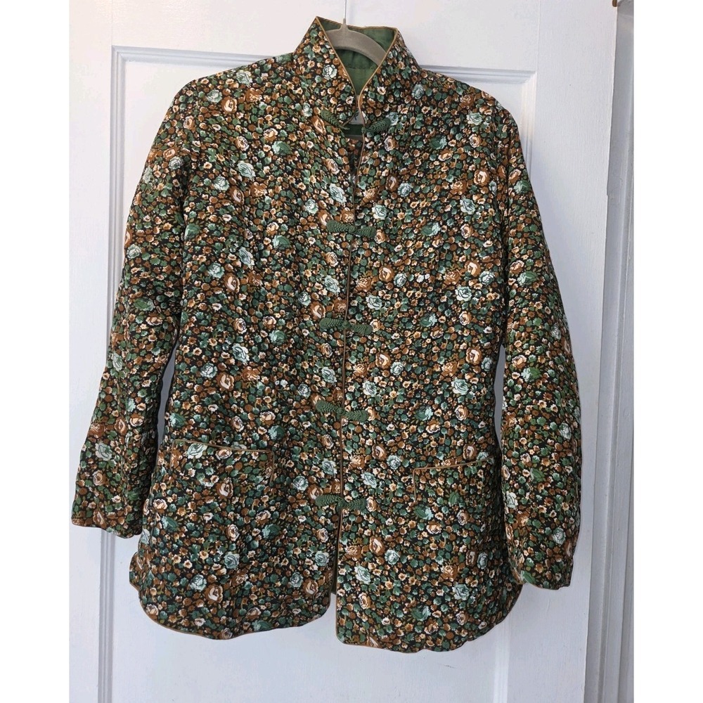 True Vintage 70's Floral Quilted Look Jacket. Green Floral. Frog Closure. S/M
